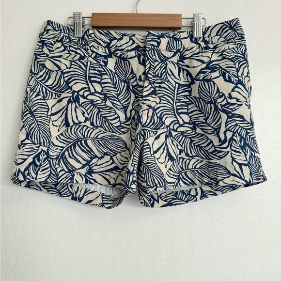 Patagonia All-Wear Tropical Leaf Print Shorts size 10 Blue Cream - Picture 2 of 10